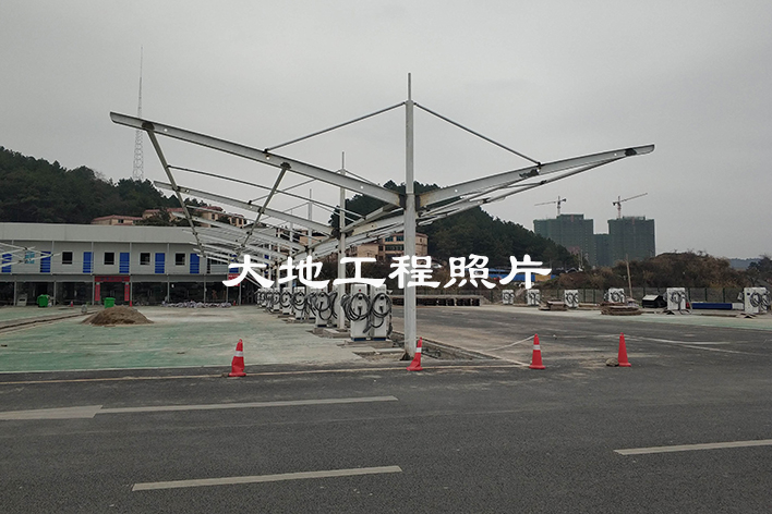 湖南省能源服务中心充电站主体钢支撑完成安装